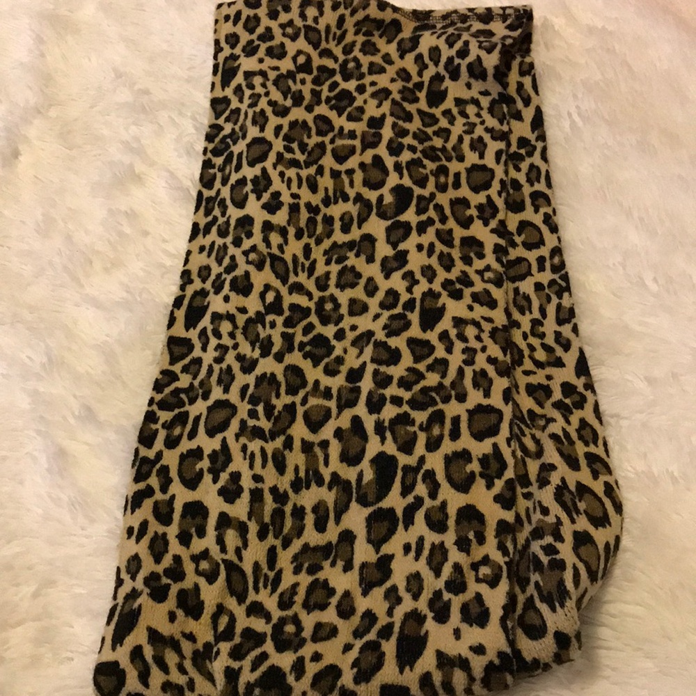 Leopard Infinity Scarf - Picture 3 of 3